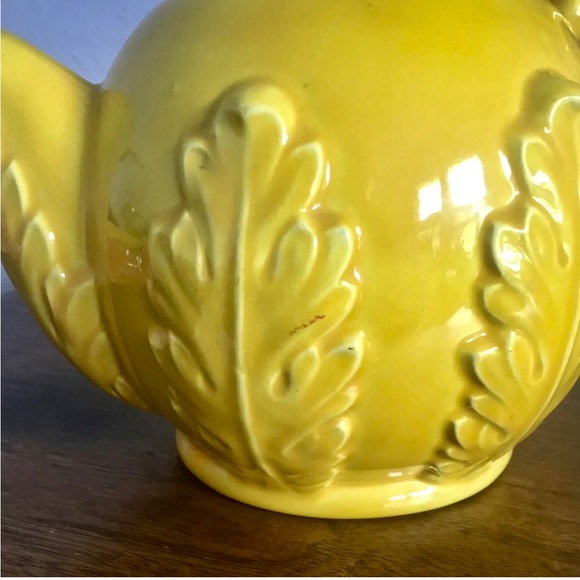 Vintage Red Wing Pottery Teapot - Yellow No. 259 - Picture 4 of 14